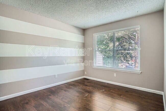 Building Photo - 4675 S Dillon Ct