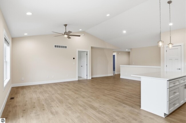 Building Photo - 4499 La Marche Cir