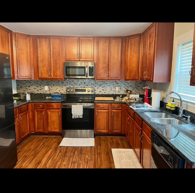 Building Photo - 1418 Infinity Ln