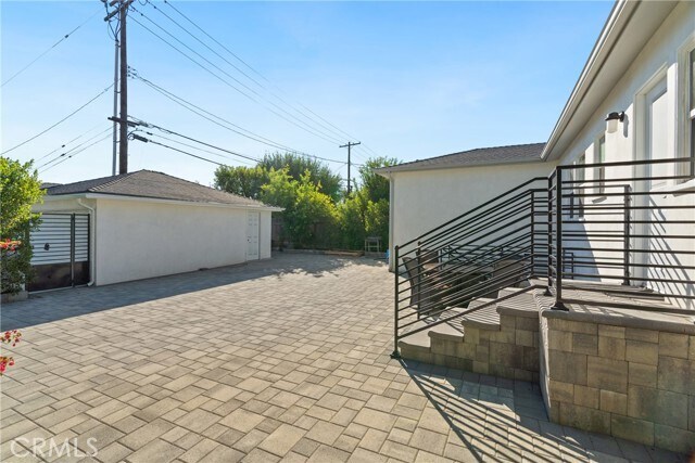 Building Photo - 2510 Paloma St