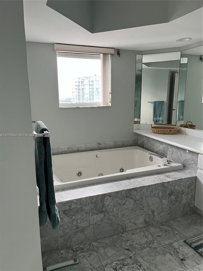 Building Photo - 16485 Collins Ave