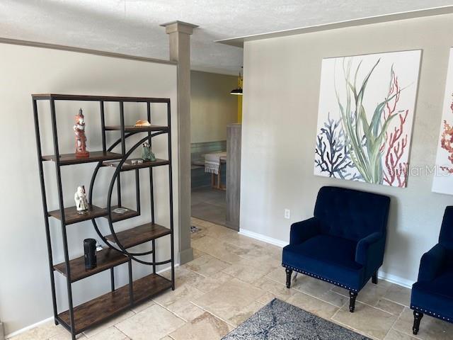 Building Photo - 2220 E Vina Del Mar Blvd