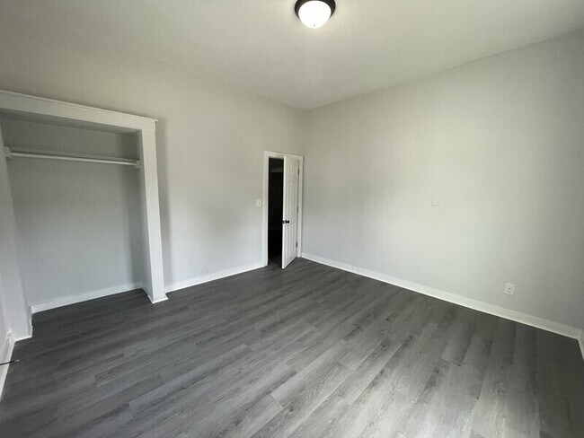 Building Photo - 1621 Dora St