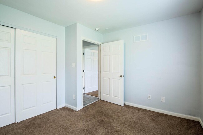 Building Photo - 3908 Love Ave