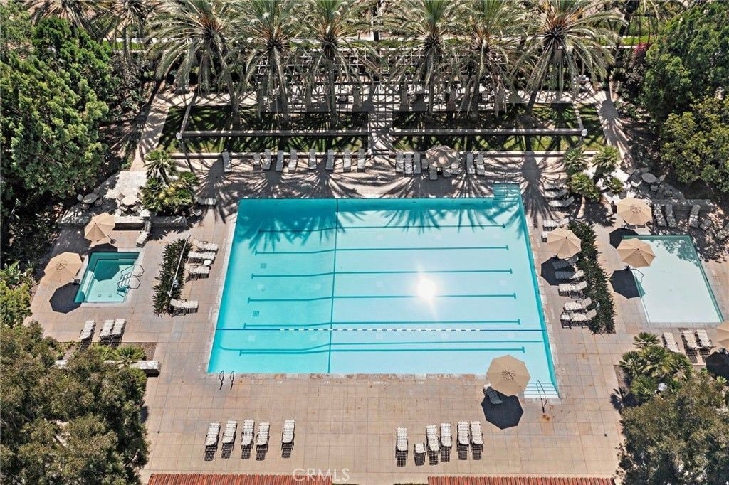 Building Photo - 16 Villager