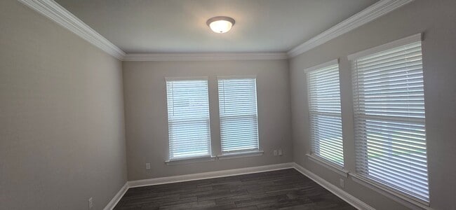 Building Photo - 5 Bedroom 3 Bathroom in Canes Landing