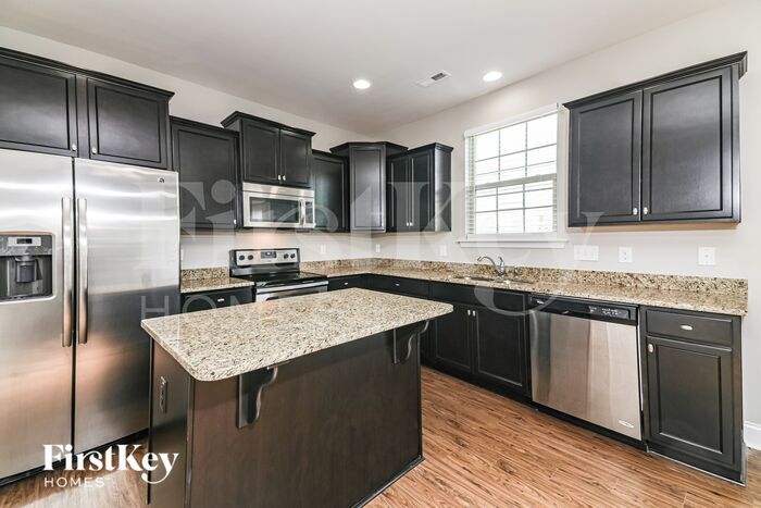 Building Photo - 220 Outwater Ridge Dr