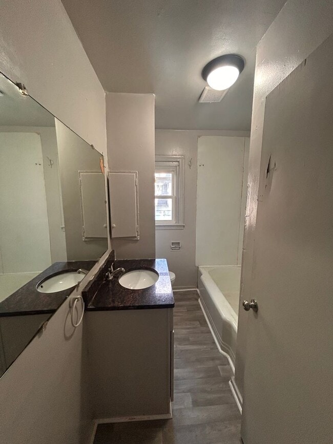 Building Photo - NO APP FEE!