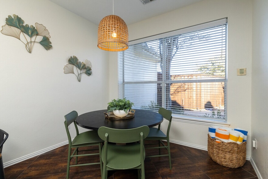 Building Photo - 8862 Beartooth Dr