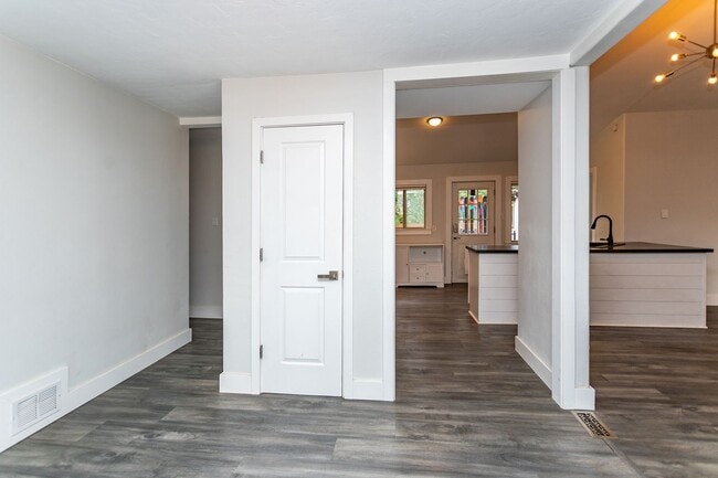 Building Photo - 317 La Clede Ave