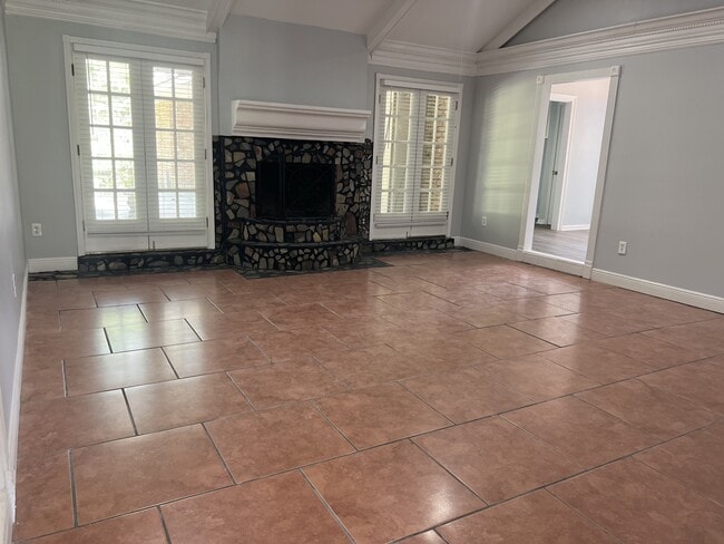 Building Photo - 30447 Parkview Dr