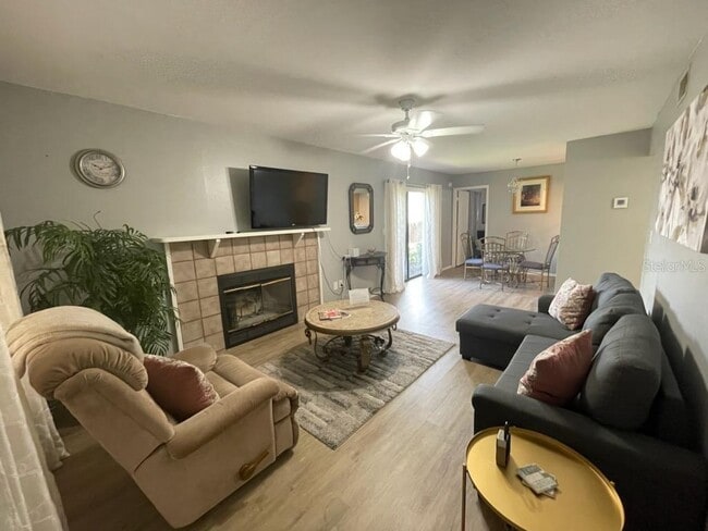 Building Photo - 14739 Norwood Oaks Dr