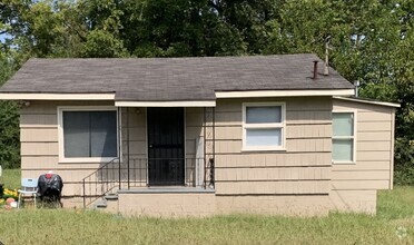 Building Photo - BACK ON THE MARKET!  $15.00 APPLICATION FE...