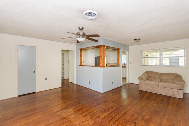 Building Photo - 1737 S Park