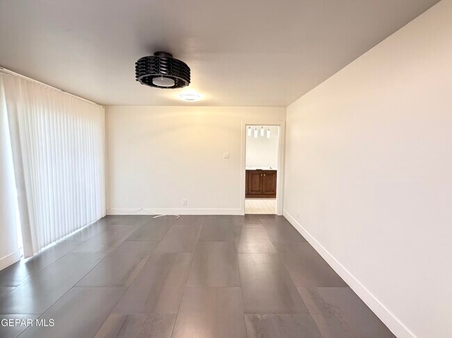 Building Photo - 8500 Edgemere Blvd