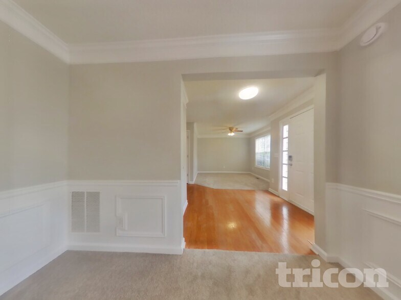 Building Photo - 4013 Mt Vernon Dr