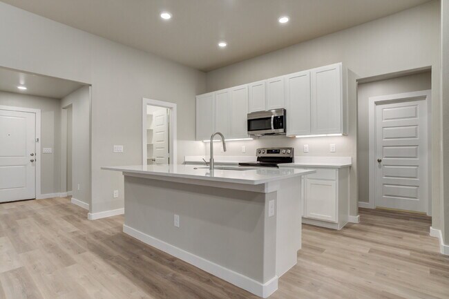 Building Photo - 4 Bedroom 2 Bathroom Home in South Lubbock!