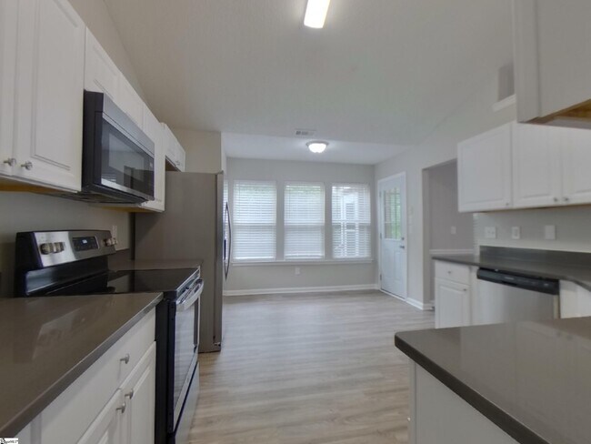 Building Photo - 403 Ashridge Way