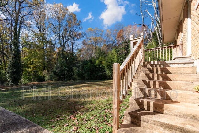 Building Photo - 10707 Walkers Ferry Rd