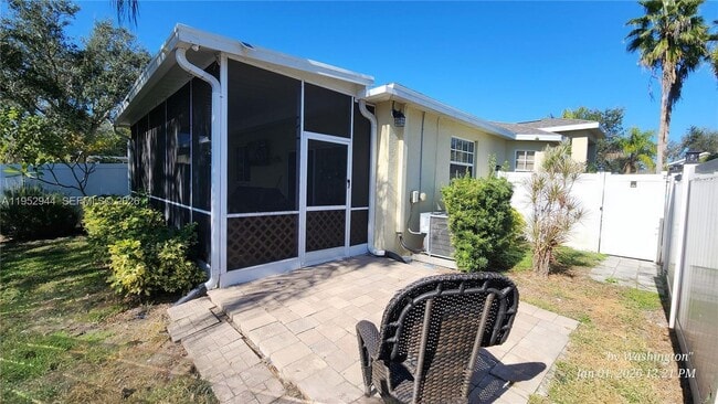 Building Photo - 403 28th St W