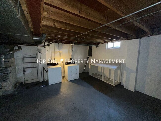 Building Photo - 3810 SW 12th St