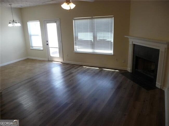 Building Photo - 52 Providence Oak Ct SE