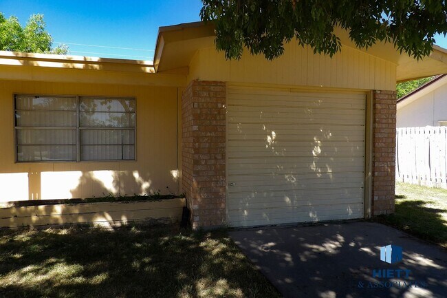 Building Photo - Gorgeous Upper Valley rental home