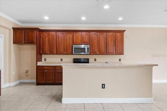 Building Photo - 3949 Golden Finch Way