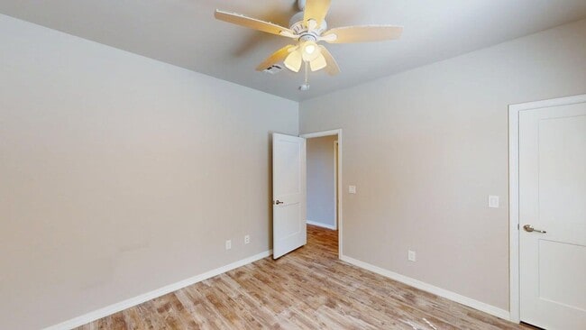 Building Photo - 490 Montecito Dr
