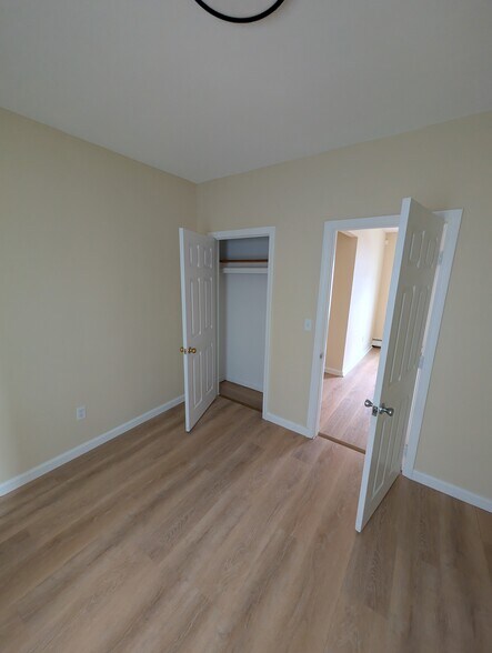 Building Photo - 476 3rd St