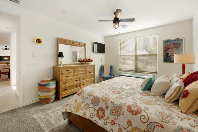 Building Photo - 5100 E Rancho Paloma Dr