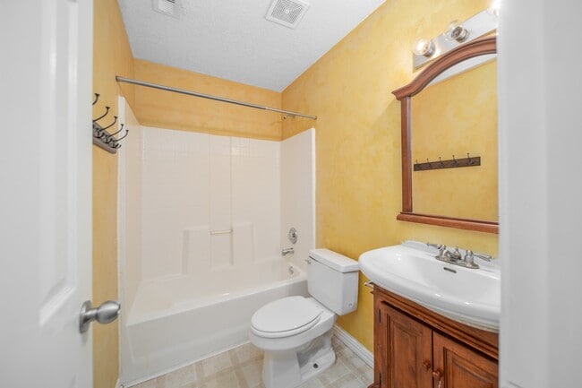 Building Photo - 327 Chateau Woods Pkwy Dr