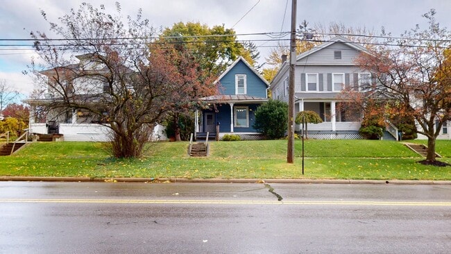 Primary Photo - 2 bedroom in Shelby School District!