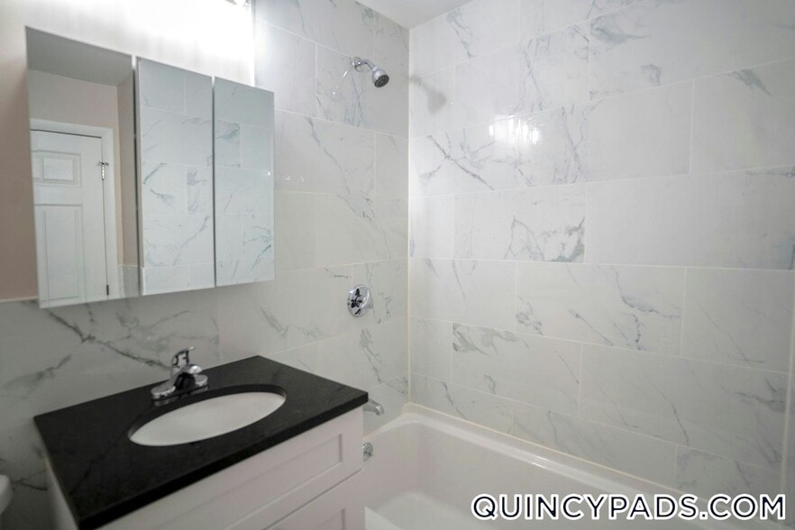 Building Photo - 63 Presidential Dr