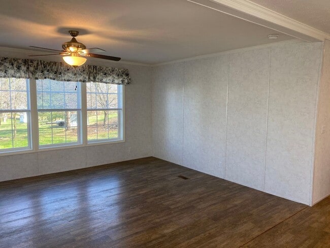 Building Photo - 135 Church Rd