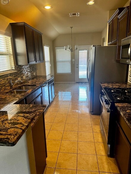 Building Photo - 9933 Beaver Dam Ln