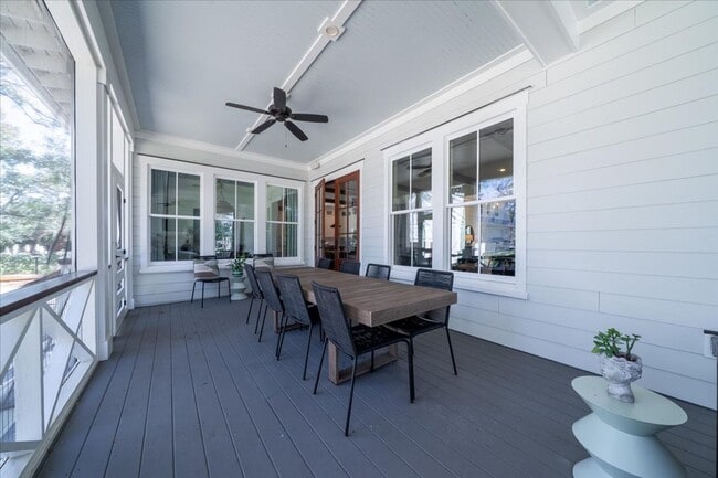 Building Photo - Fully Furnished Home In The Groves