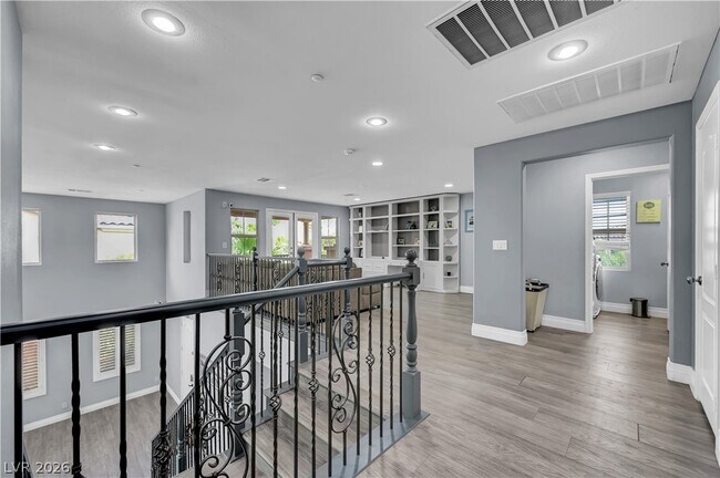 Building Photo - 1289 Vietti St