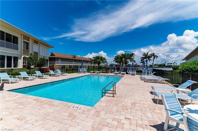 Building Photo - 850 Palm St