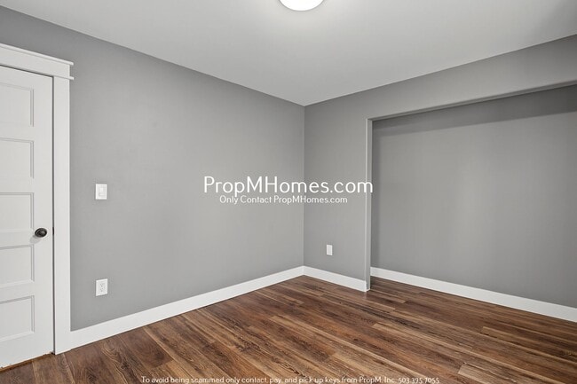 Building Photo - 503 NE Birchwood Terrace