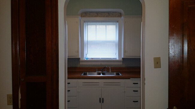 Building Photo - 725 Mulberry