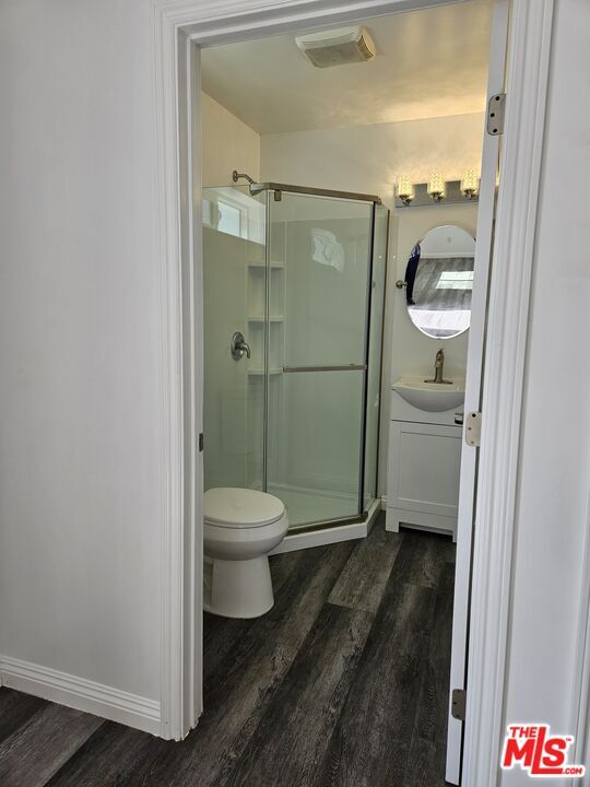 Building Photo - 1219 W 47th St