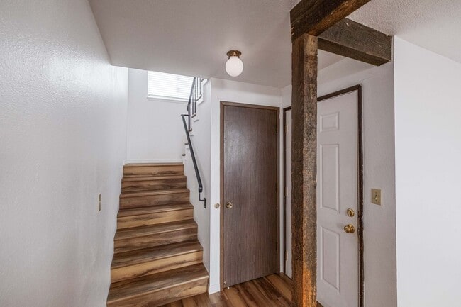 Building Photo - Beautiful 4 Bed, 2 Bath Townhouse with Lots of Closet Space and Laundry In Unit!