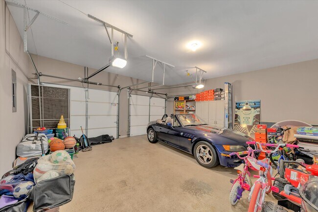 Building Photo - 1031 Camden Ln