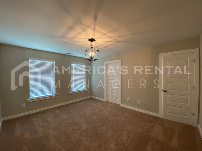 Building Photo - 1540 Brookhaven Dr