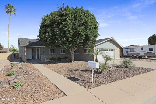 Building Photo - 421 Lila Cir