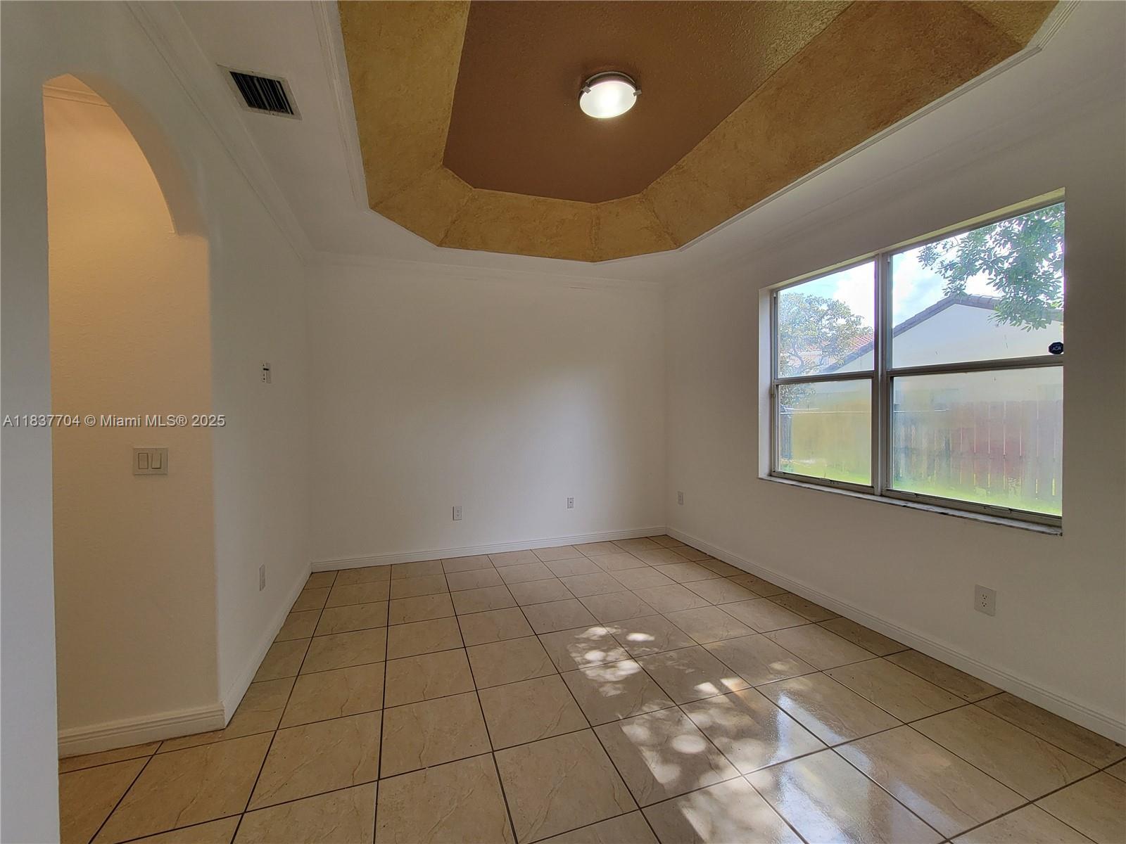 Building Photo - 4949 SW 134th Ave