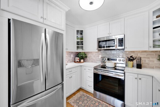 Building Photo - 78 Landing Cir