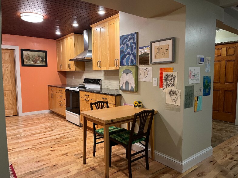 Building Photo - 1087 N Hoosac Rd