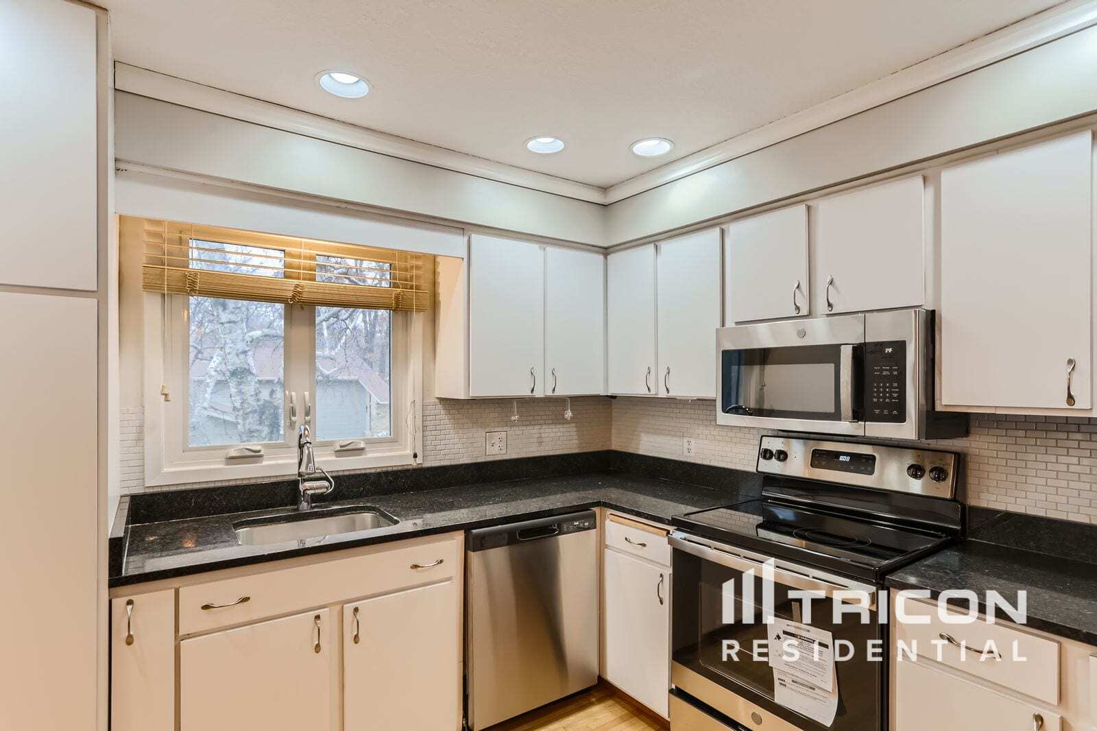 Building Photo - 2805 Saddlebrooke Cir